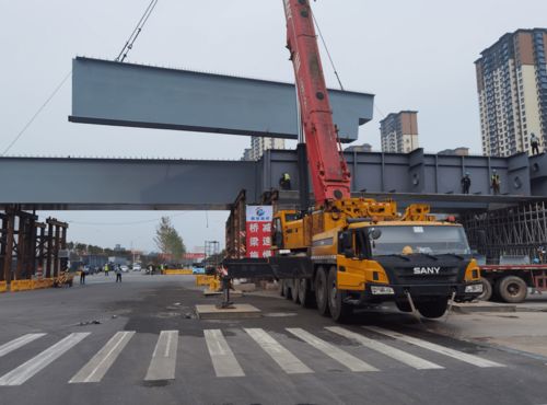 济安桥路与车站西路路口立体化改造项目全面进入桥面系施工